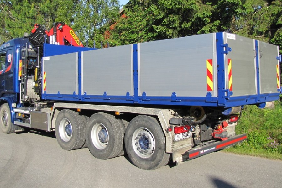 alu-flak-med-forntmontert-kran-c