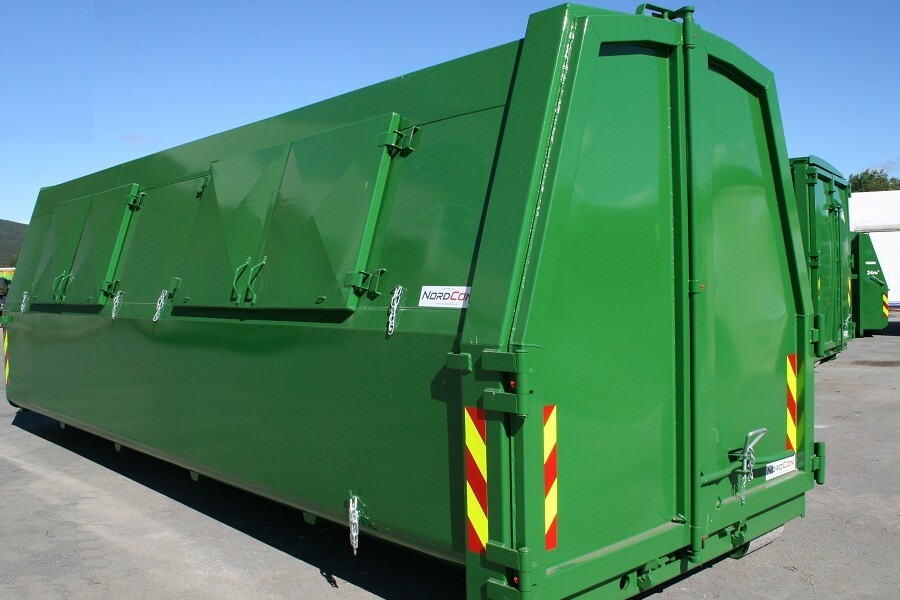 chc24-lukket-krokcontainer-bak-fra-nordcon